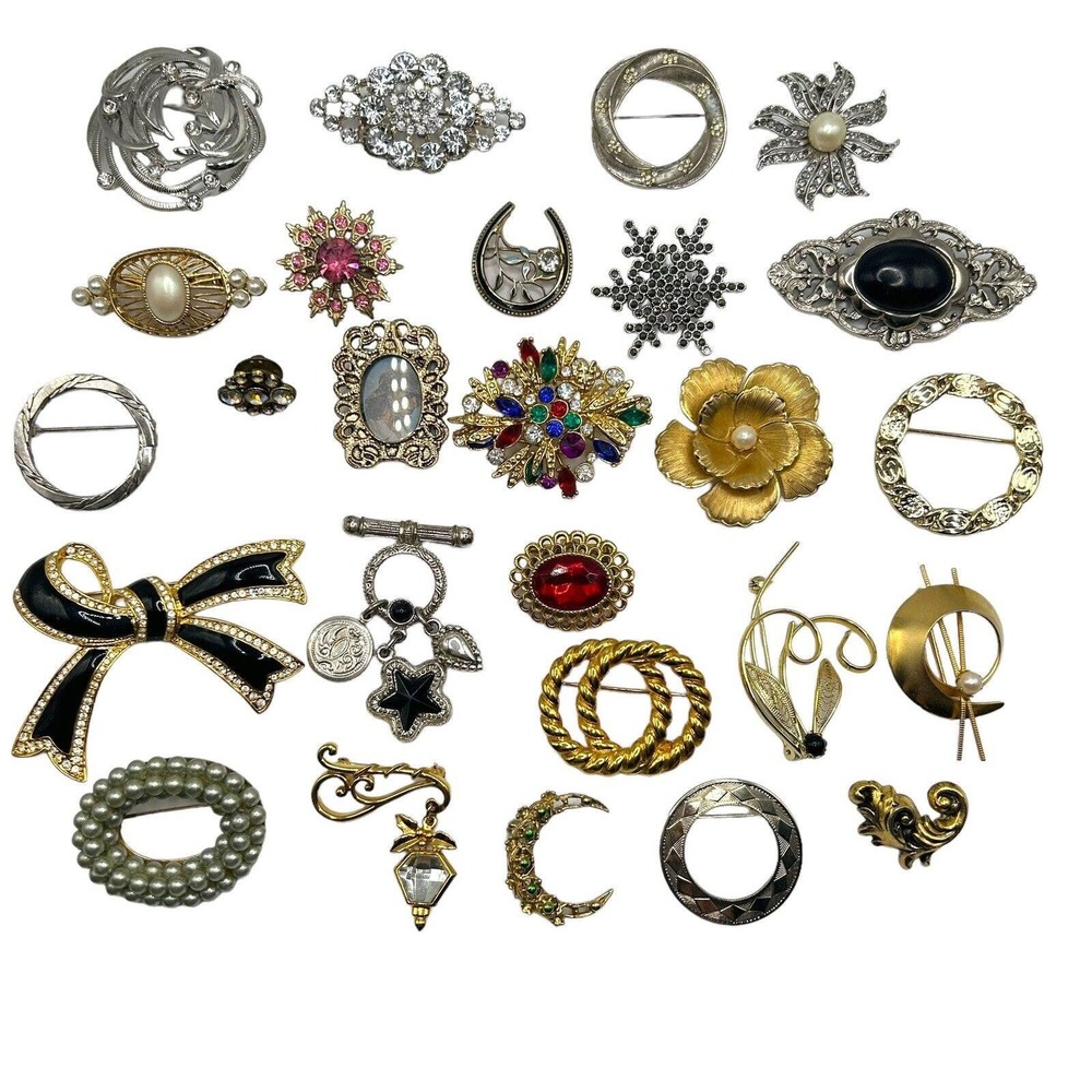 Vintage Brooch Lot 26 Pieces Estate Gold Silver Tone Crafting Reselling Jewelry